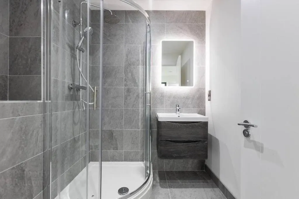 Modern 2 Bedroom Apt In Belfast Apartment